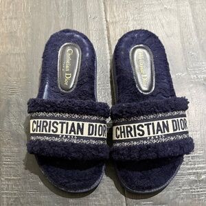 Christian Dior
Shearling Printed Slides